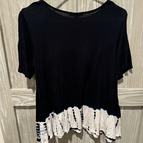 Ladies top - Picture 3 of 3